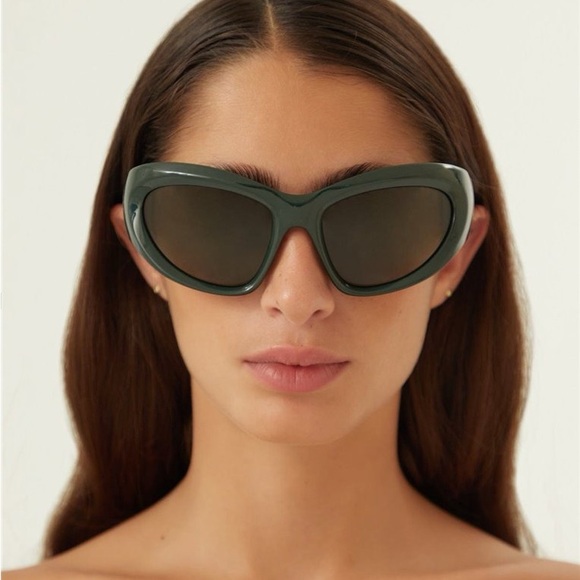 NEW OVERSIZED BALENCIAGA SUNGLASSES, GREEN BALENCIAGA EYEWEAR BB0228S - Picture 5 of 14